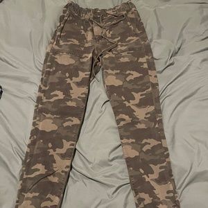 AE Outfitters Women’s Cargo Joggers